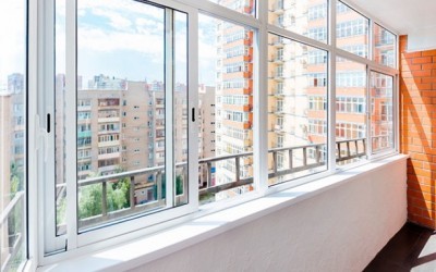 Холодное остекление в жилом доме
